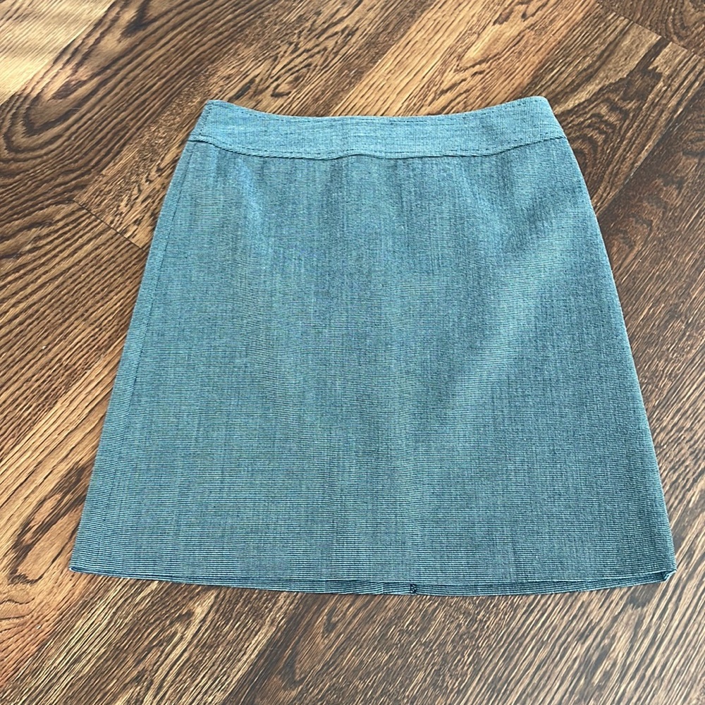 Like new!  Rafaella size 6 skirt.  Perfect condition!